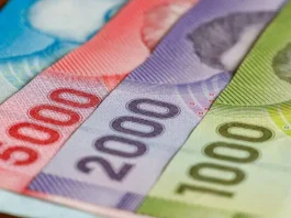 Chile eleva el sueldo mínimo a $510.500 para combatir la inflación y sus efectos.