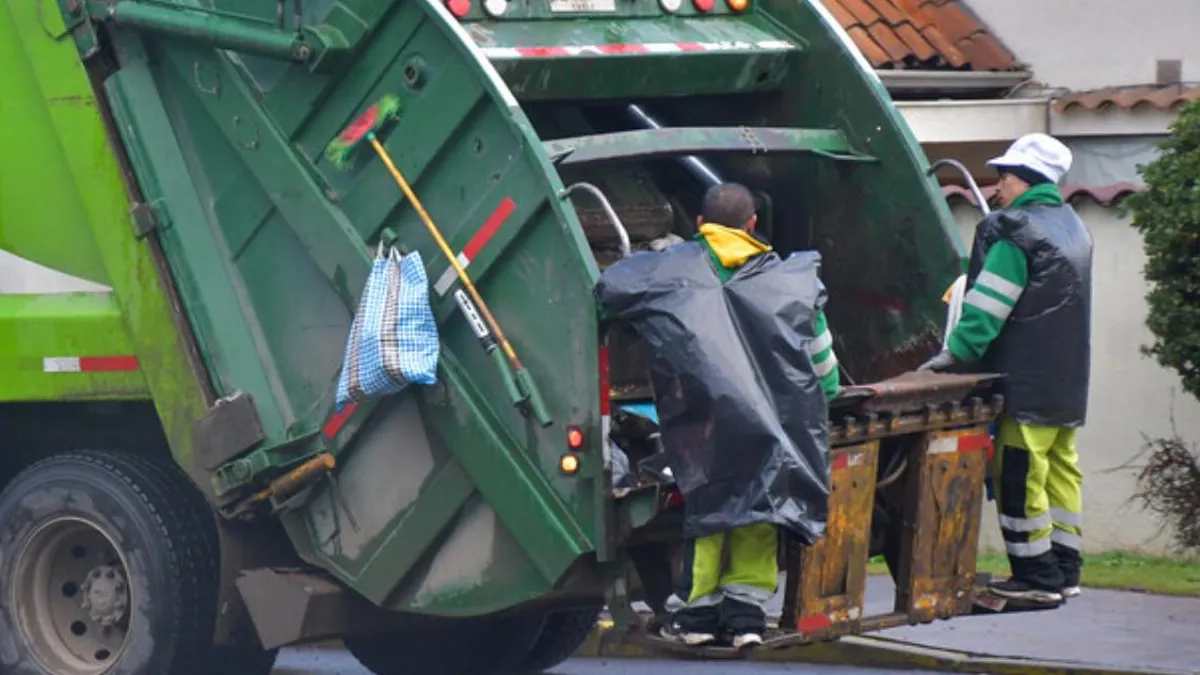 Recolectores de basura asaltados en su camión en cerro de Valparaíso.
