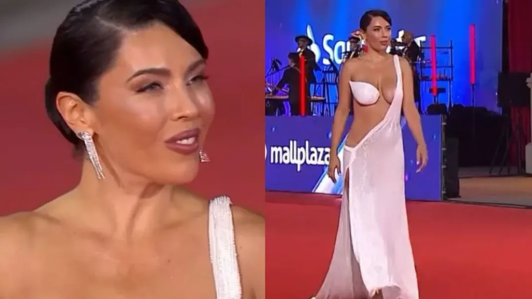 Daniela Aránguiz deslumbra con un vestido audaz en la alfombra roja.