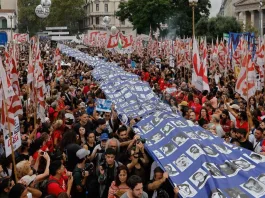 Marcha en Argentina: un clamor por la memoria y rechazo al negacionismo de Milei.