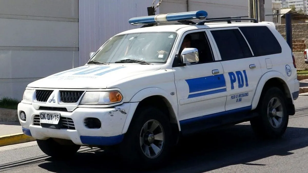 Robo en oficinas municipales de Estación Central: dinero y vehículo oficial sustraídos.