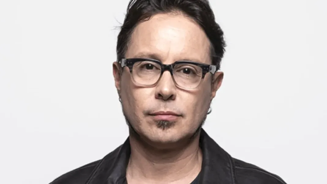 Alfredo Lewin revela su inesperado romance con una famosa periodista.