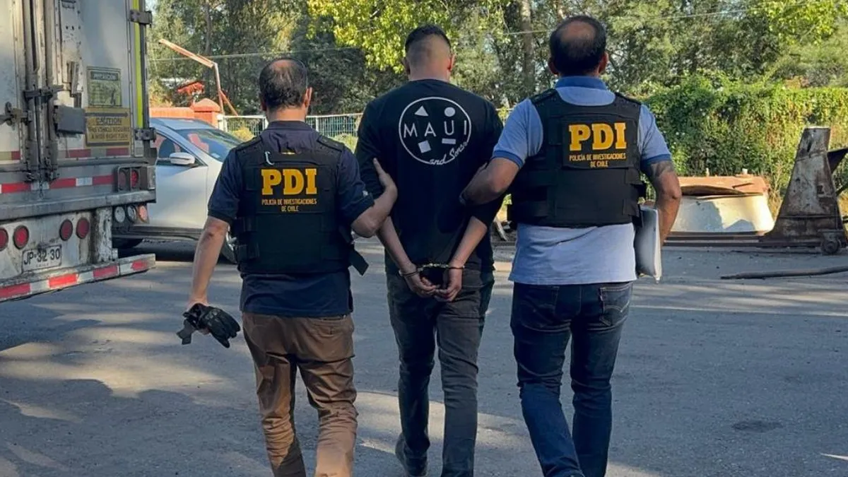 Formalizan a guardia de banco por su complicidad en asaltos a clientes en Chillán.