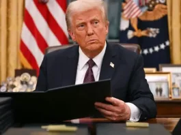 Donald Trump anuncia un aumento de aranceles al 50% para productos canadienses.