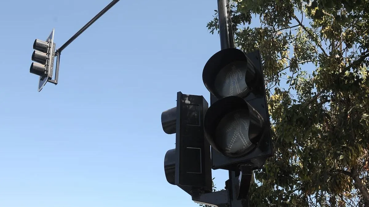 Corte de luz en comunas de la RM este miércoles: horarios y calles afectadas.