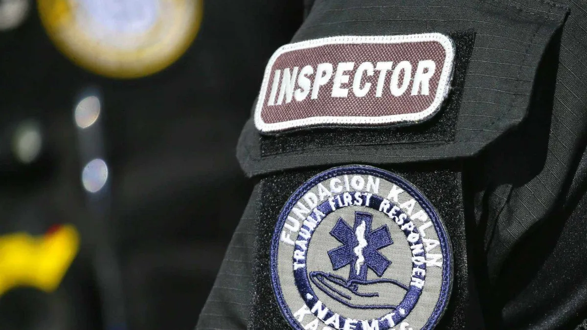 Dos hombres abren fuego contra inspectores municipales en Estación Central. Dos hombres abren fuego contra inspectores municipales en Estación Central.