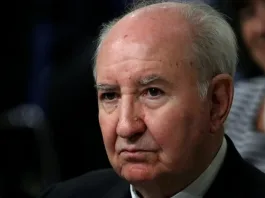 La Fiscalía archiva el caso Karadima contra Errázuriz y Ezzati por falta de pruebas.