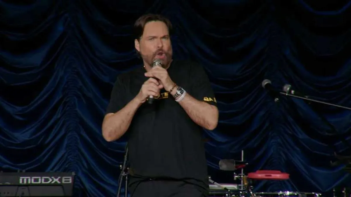 George Harris en Miami: críticas a los chilenos y su relación con los venezolanos.