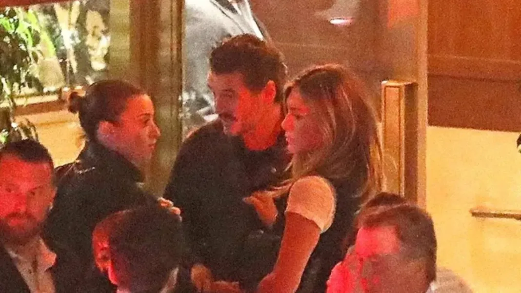 ¿Nace un romance? Pedro Pascal y Jennifer Aniston cenan juntos en Los Ángeles.