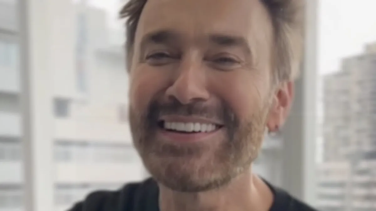 Jordi Castell confiesa su romance con un exparticipante de Yingo.