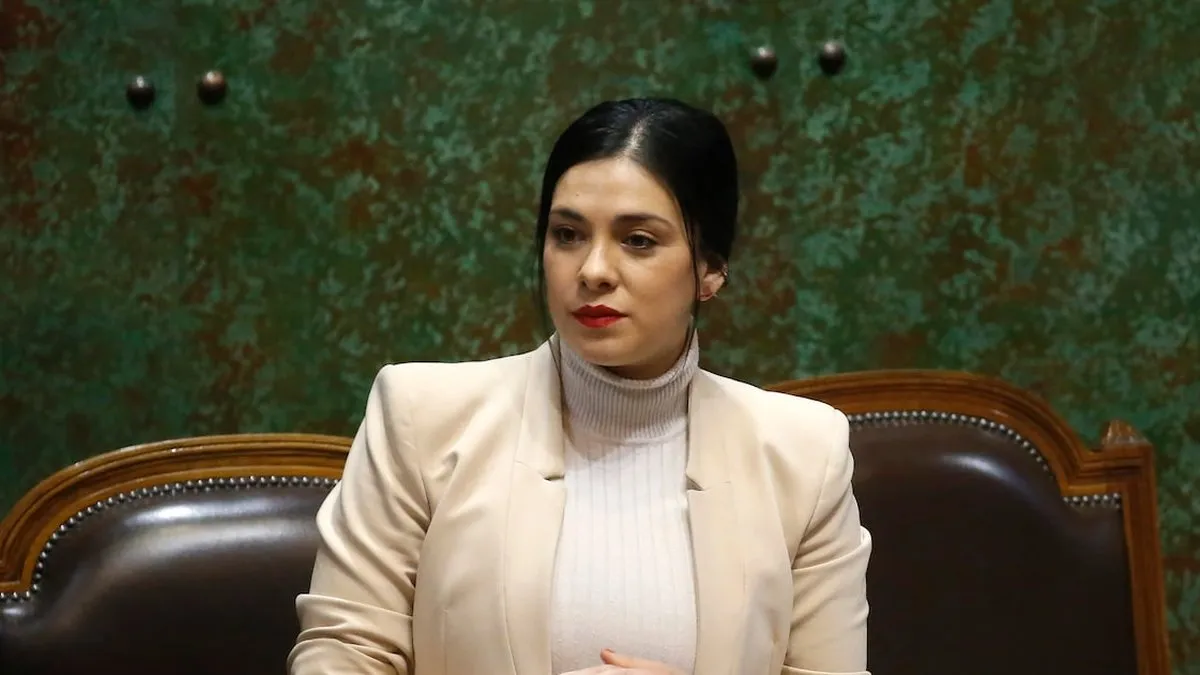 Cariola aclara que sus comentarios sobre el Presidente fueron en un momento de ofuscación.