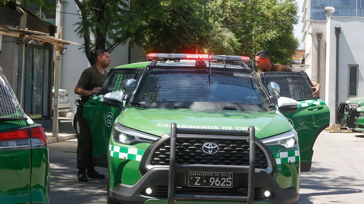 Ocho detenidos por robo en Mall Plaza Egaña; solo dos son mayores de edad.