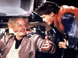 Michael J. Fox en una escena peligrosa de Volver al futuro que casi le costó la vida.