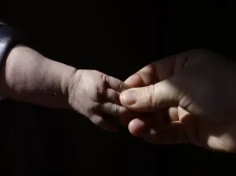 Bebé de un año en estado crítico tras agresión en Buin