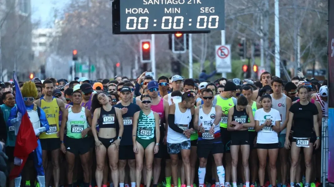 3.000 corredores se preparan para la 11ª edición de STGO21K by HOKA.