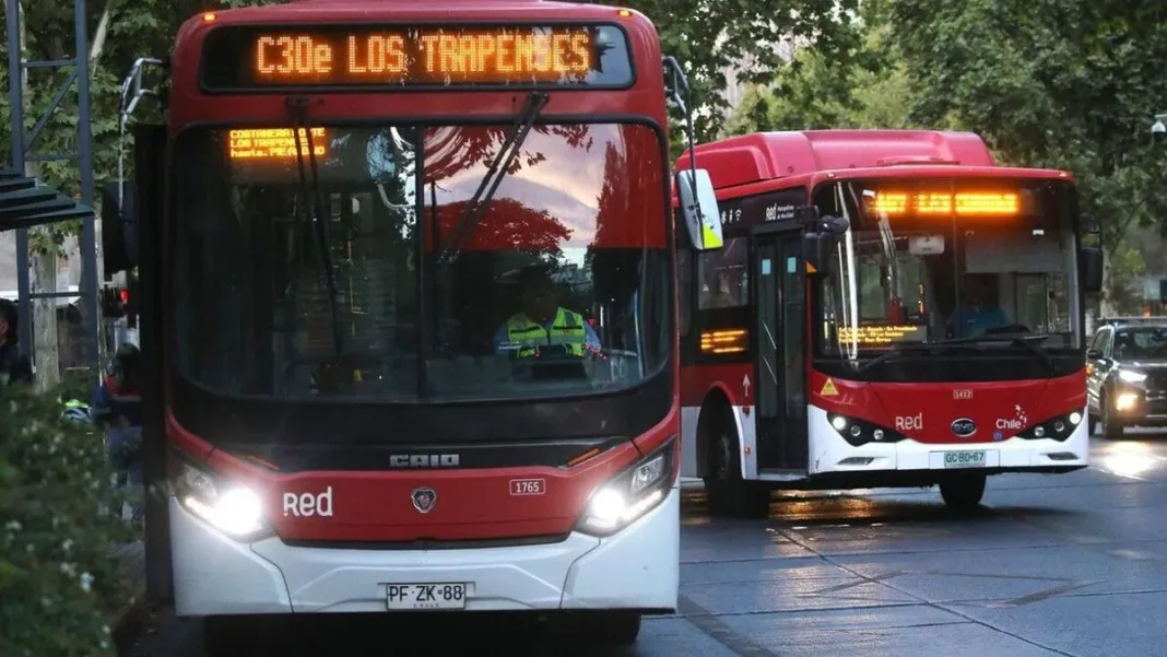 Santiago se alista para el Súper Lunes con refuerzos en Metro y buses. Plan Marzo.