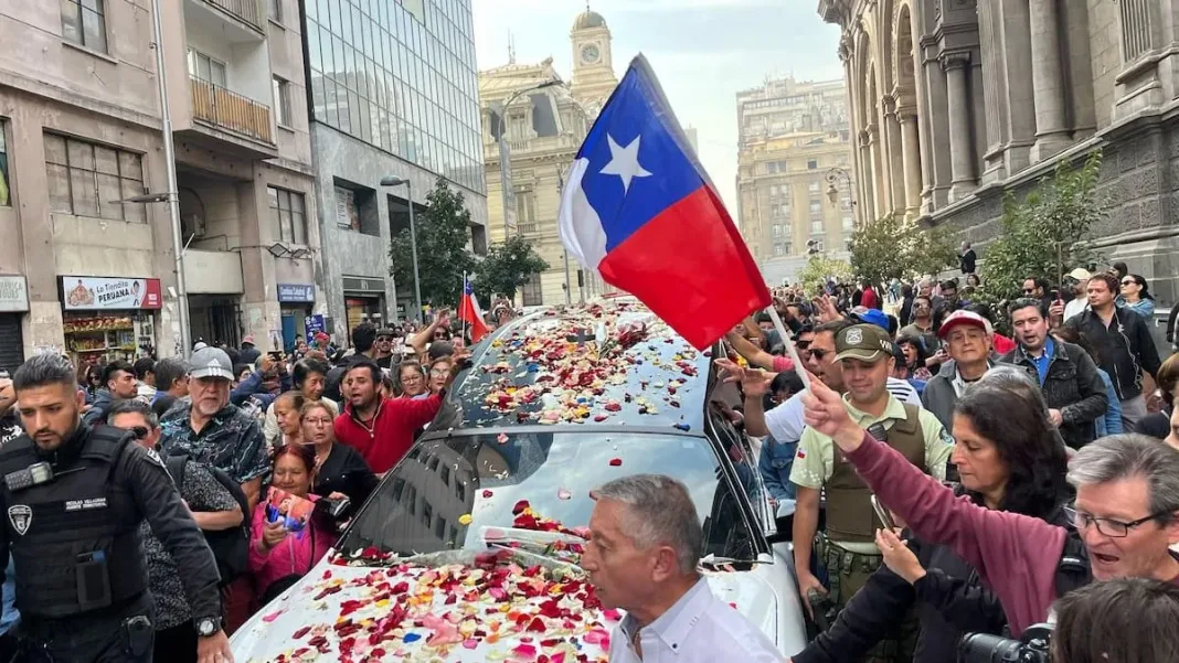 Emotivas postales de la despedida de Tommy Rey en la Catedral de Santiago.