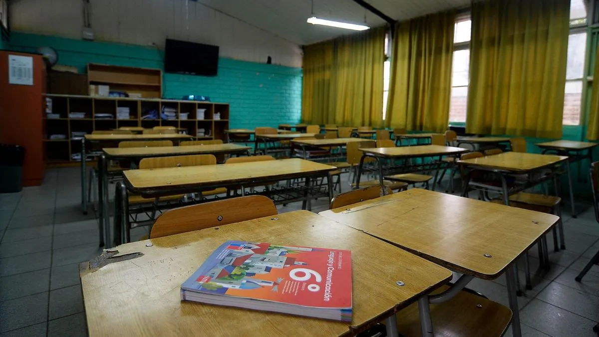 Los tutores sombra: apoyo esencial ante el aumento de violencia escolar.