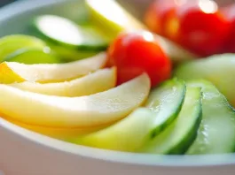 Descubre cuántas frutas y verduras debes incluir en tu dieta diaria para estar saludable.