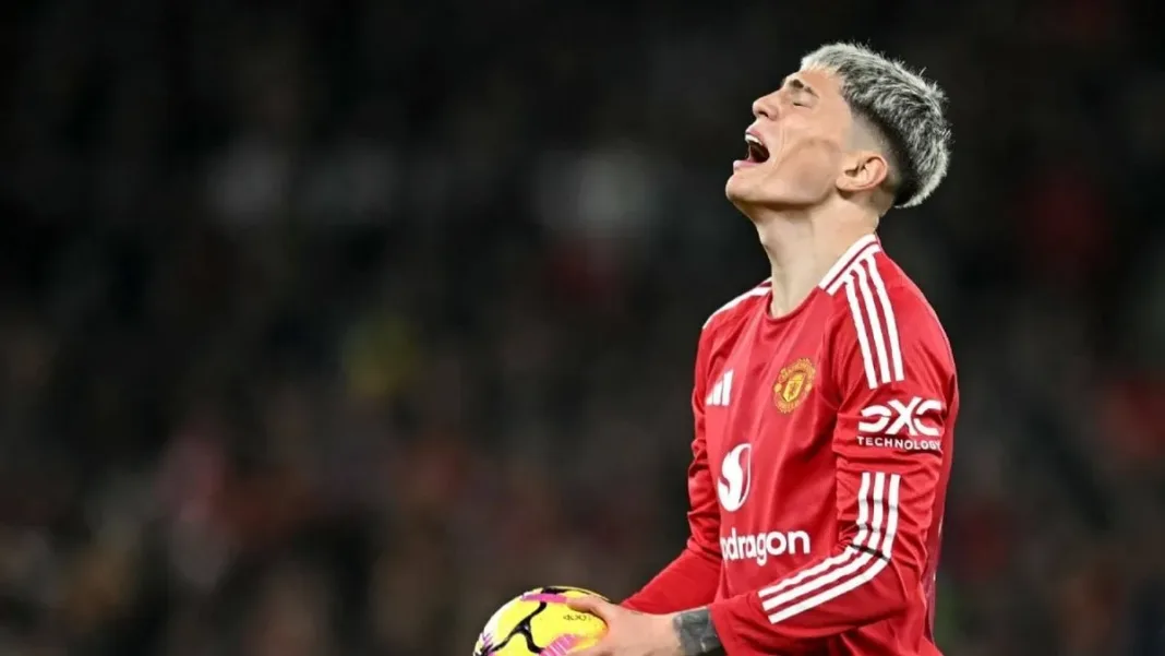 Alejandro Garnacho sorprende con su decisión en medio de la crisis del United.