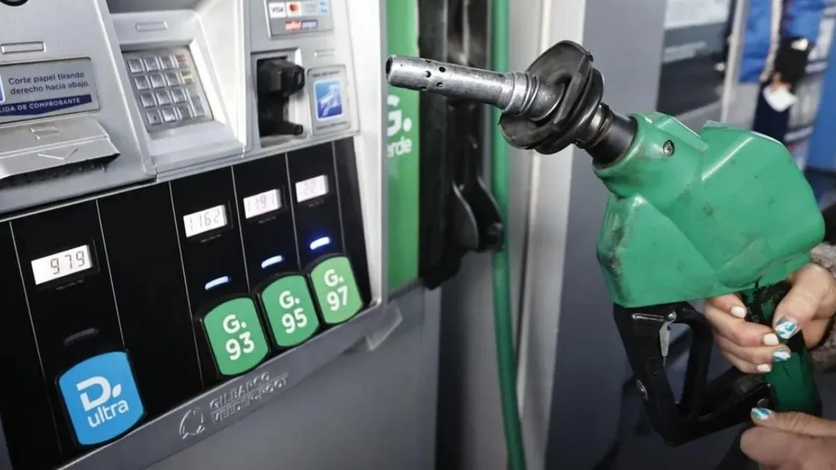 Abril trae descuentos en bencina: ahorra hasta $300 por litro con tu tarjeta. Abril trae descuentos en bencina: ahorra hasta $300 por litro con tu tarjeta.