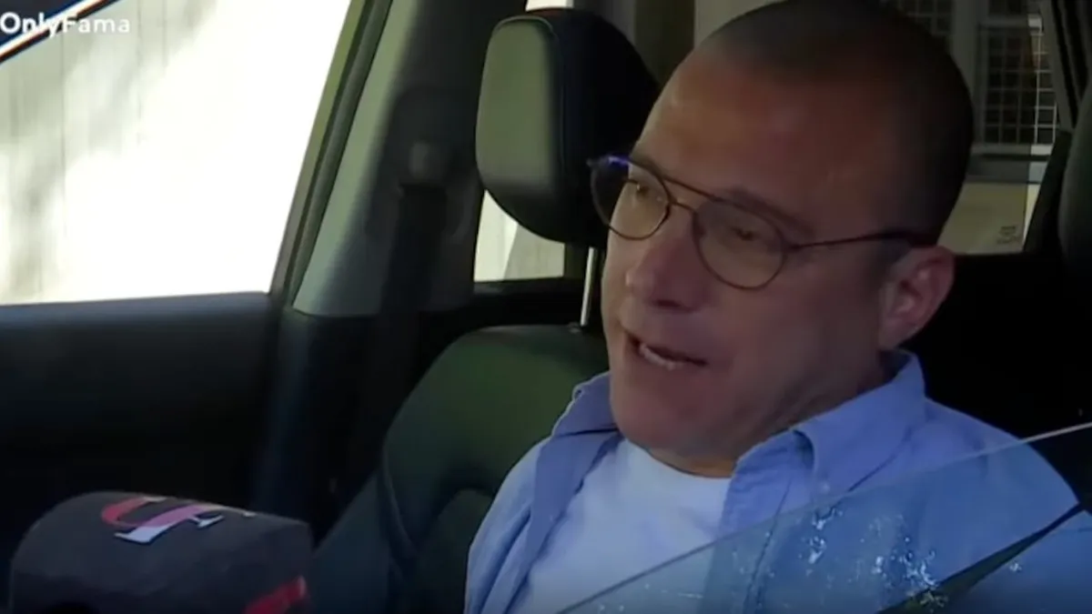 Julián Elfenbein habla sobre su futuro tras rumores de congelamiento en Chilevisión.