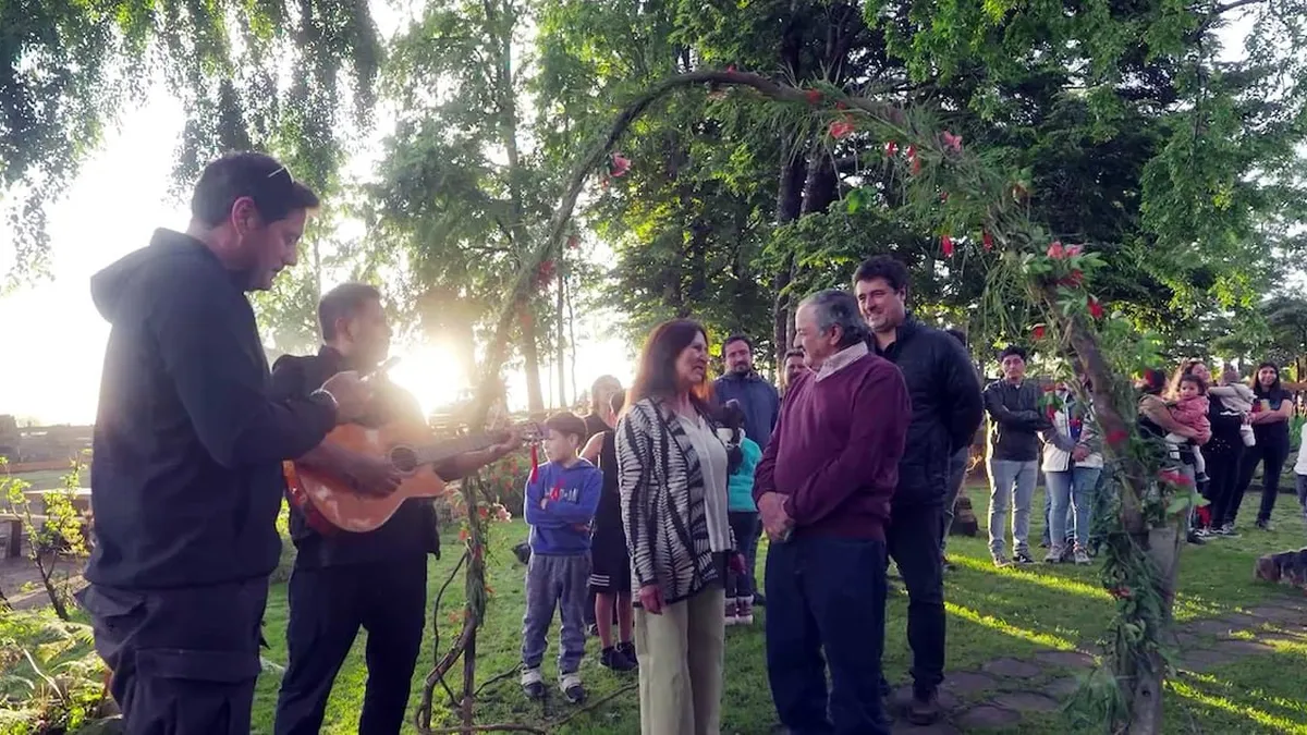 Pancho Saavedra oficiará un matrimonio en "Socios por Chile"