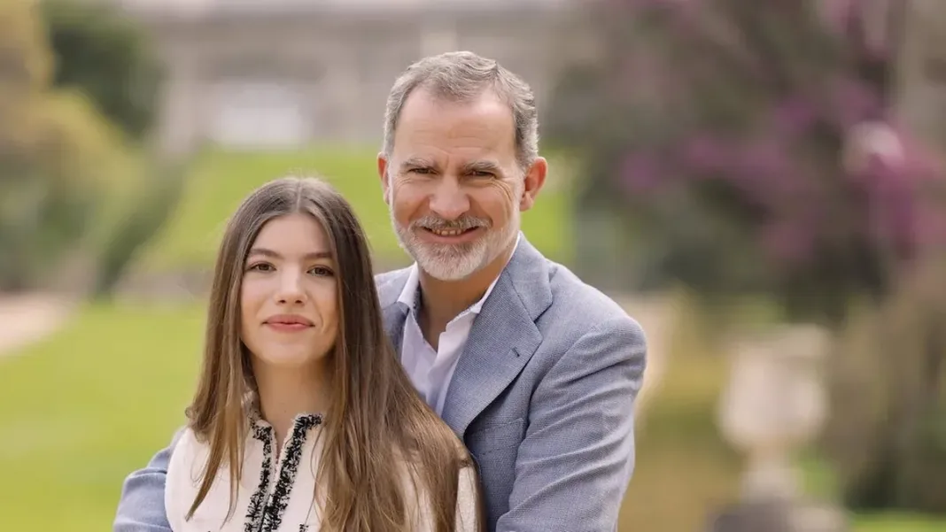 La infanta Sofía recibe la Gran Cruz de Isabel la Católica tras cumplir 18 años.