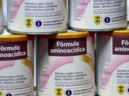 Desabastecimiento nacional de fórmula para bebés con alergia a proteína de vaca.