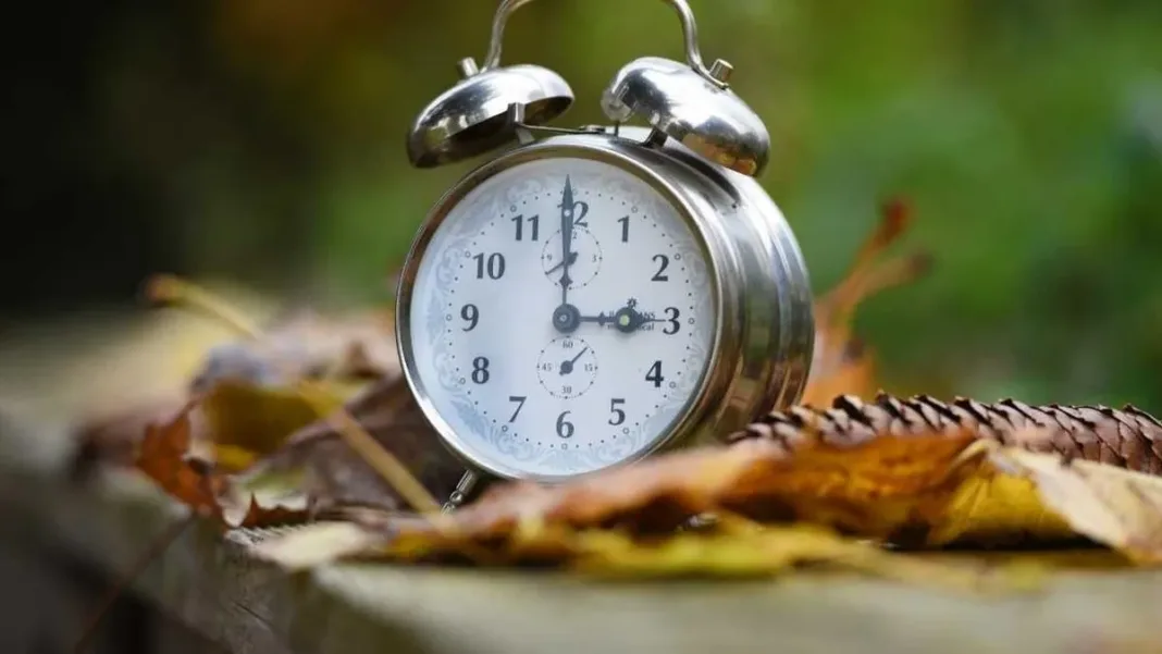 Descubre cuándo es el momento de ajustar tu reloj. ¡No te lo pierdas!