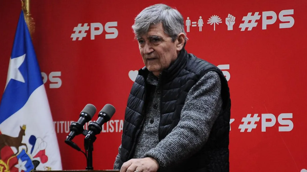 Escalona defiende la autonomía del PS ante las críticas de Carmona a Marcel.
