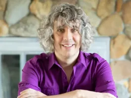 Chascas Valenzuela advierte sobre el peligro de la ultraderecha en Chile.