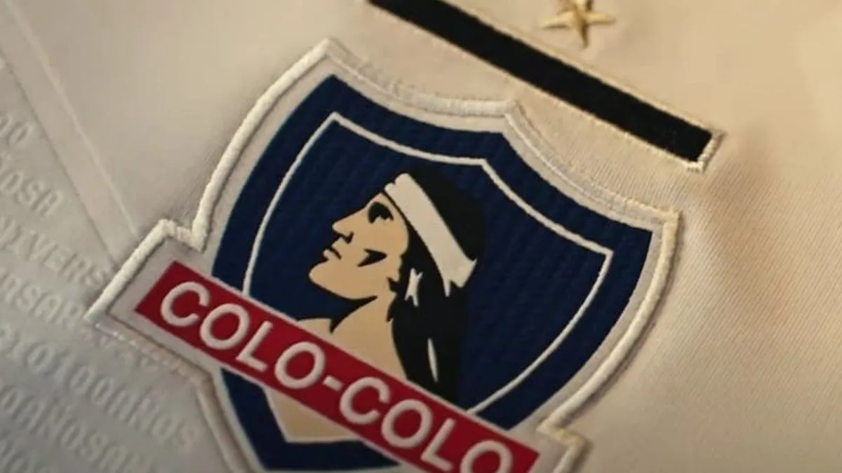 Posible tercera camiseta de Colo Colo: un homenaje a la icónica década del 80. Posible tercera camiseta de Colo Colo: un homenaje a la icónica década del 80.
