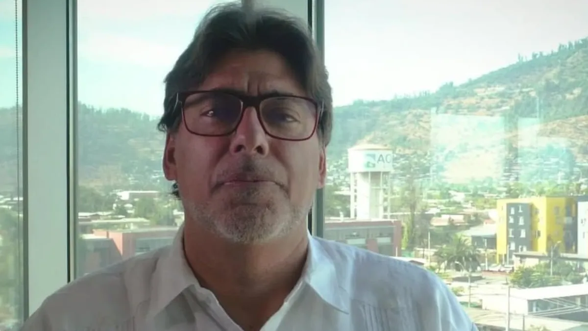 Jueza sostiene acusación contra Jadue; su futuro electoral en riesgo por Farmacias Populares. Jueza sostiene acusación contra Jadue; su futuro electoral en riesgo por Farmacias Populares.