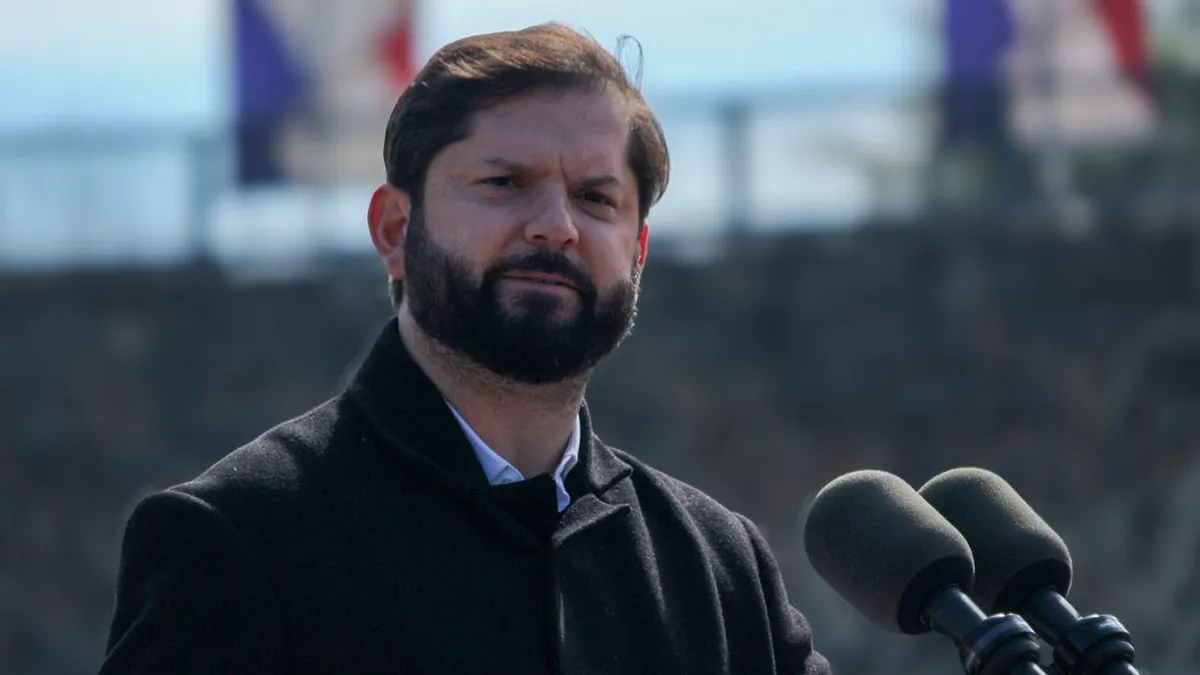 Boric alerta sobre el riesgo a la democracia en EE.UU. tras demandas de Trump a museos.