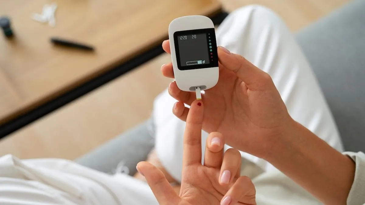 Descubre 3 hábitos simples para mantener tu glucosa en niveles saludables.