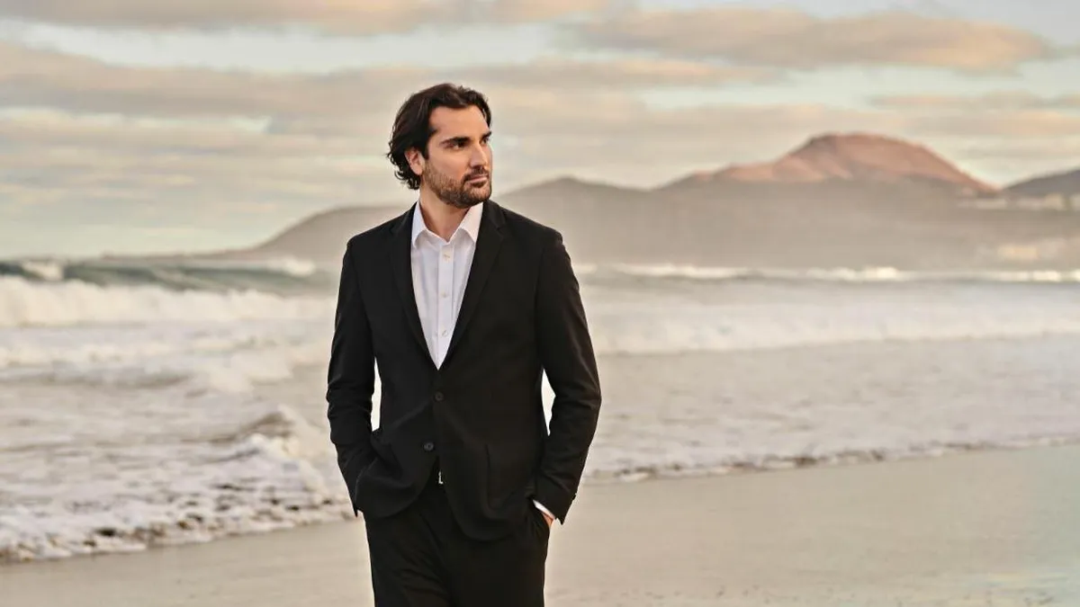 Jonathan Tetelman debuta en Chile con un concierto único que no te puedes perder.