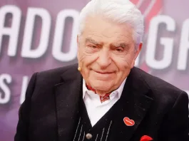 Don Francisco elogia el estilo de Martín Cárcamo en su análisis de la televisión.