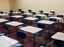 Mineduc lanza plan para revitalizar liceos emblemáticos en contexto desafiante.