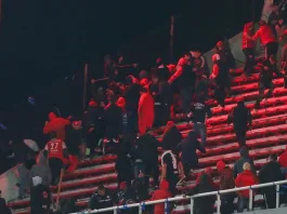 El presidente de Independiente critica a los barristas: "Esa gente nos jodió".