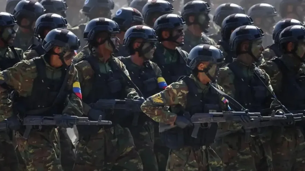 Militares venezolanos se despliegan en la frontera con Colombia ante tensiones.