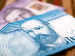 El Gobierno anuncia aumento progresivo de la PGU a $250.000 desde 2025.