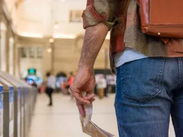 Confiesa 50 años después su participación en un histórico robo bancario.