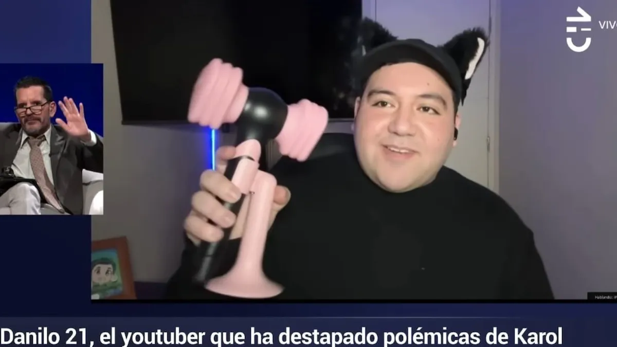 Danilo 21 reacciona a curioso momento de Vasco Moulian con un objeto inesperado.