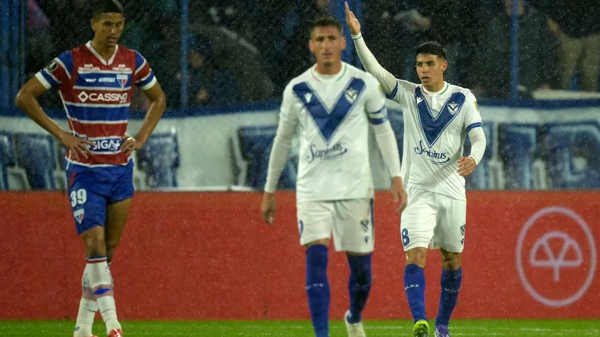 Vélez Sarsfield triunfa en casa y avanza a cuartos de la Copa Libertadores.
