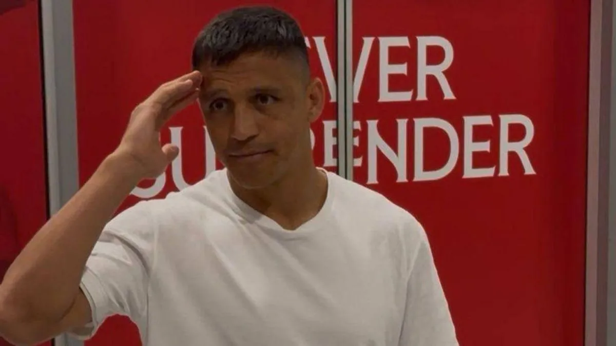 El fichaje de Alexis Sánchez por el Sevilla genera risas: "¡Es un veterano!" El fichaje de Alexis Sánchez por el Sevilla genera risas: "¡Es un veterano!"