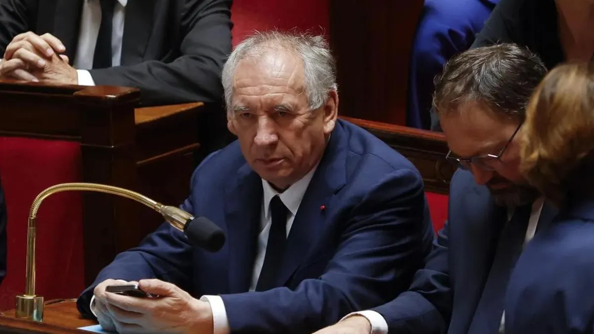 Bayrou renuncia como primer ministro en medio de la crisis política en Francia. Bayrou renuncia como primer ministro en medio de la crisis política en Francia.