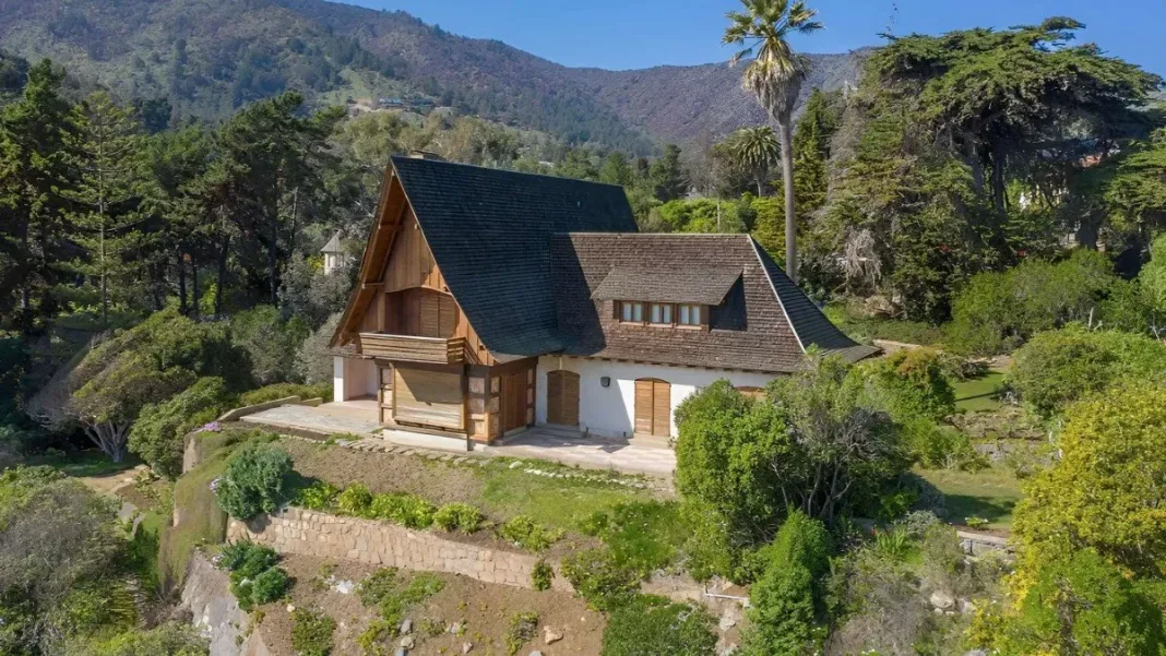 La lujosa casa en Zapallar sigue en venta: descubre su precio y características. La lujosa casa en Zapallar sigue en venta: descubre su precio y características.