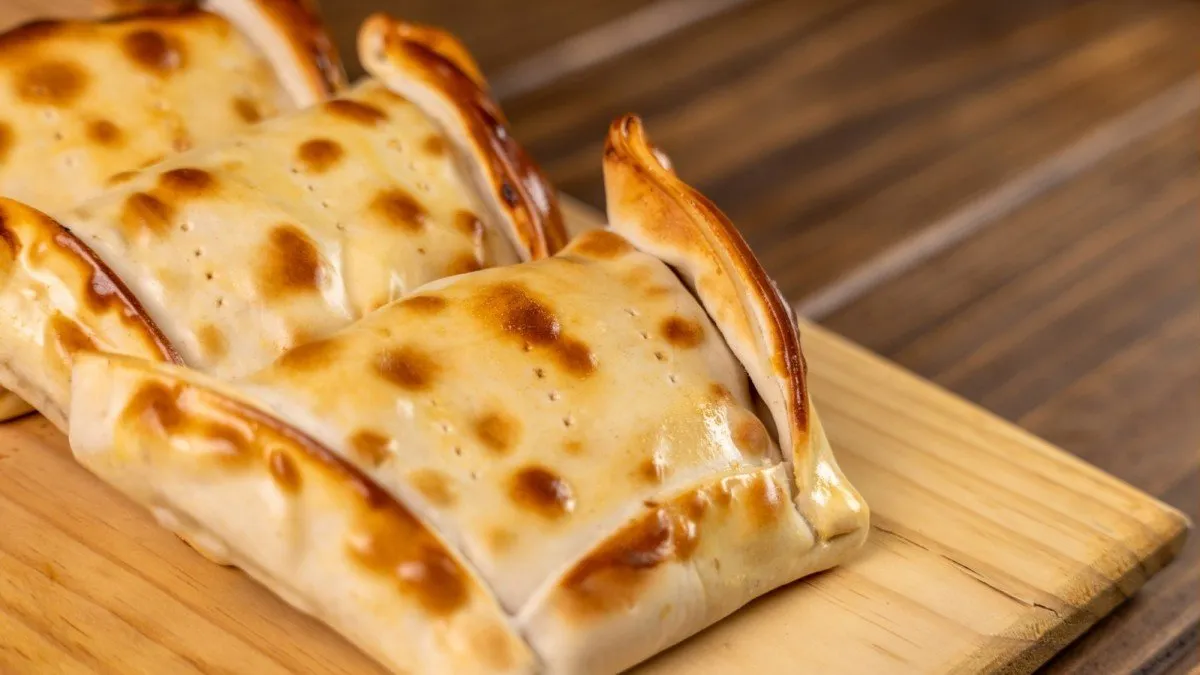 Descubre las empanadas de pino más deliciosas de Santiago y sus precios. Descubre las empanadas de pino más deliciosas de Santiago y sus precios.