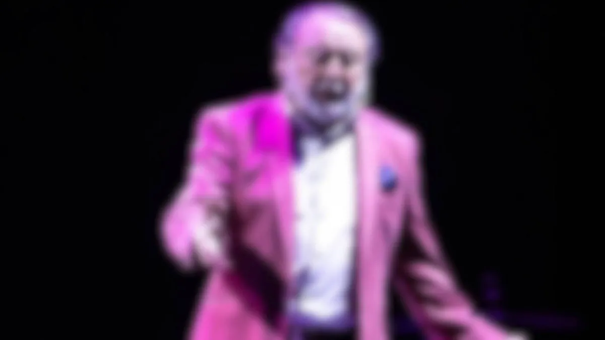 El humorista habla sobre la pérdida de su esposa y su lucha emocional.